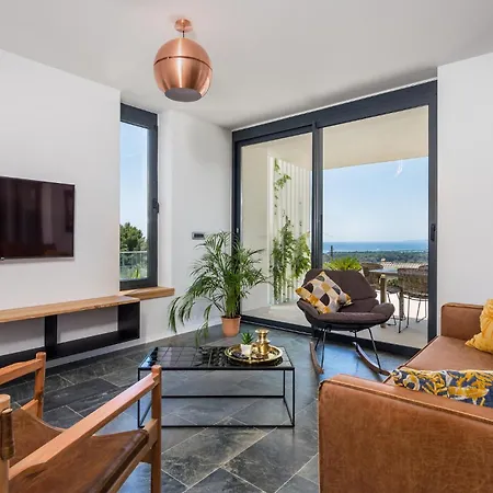 Vakantiehuis Front In With Sauna Palit