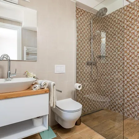 Vakantiehuis Front In With Sauna